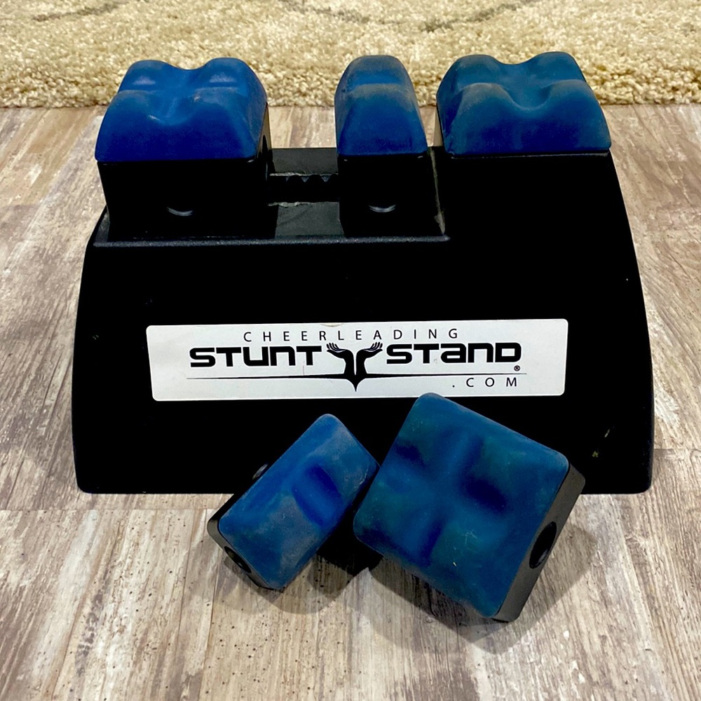 COPY - Cheerleading Stunt Stand